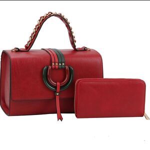 NWT 2 pc Vegan leather Purse Set/ Formal/work/ Shoulder/Wallet/Red